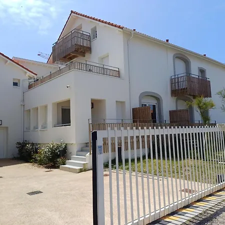 Cap Ocean-3 By Interhome *